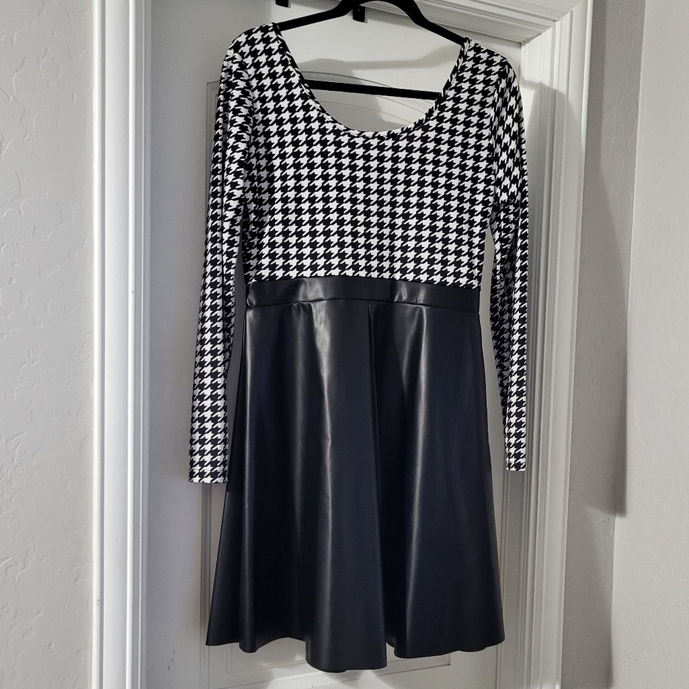 Dress - Picture 4 of 5